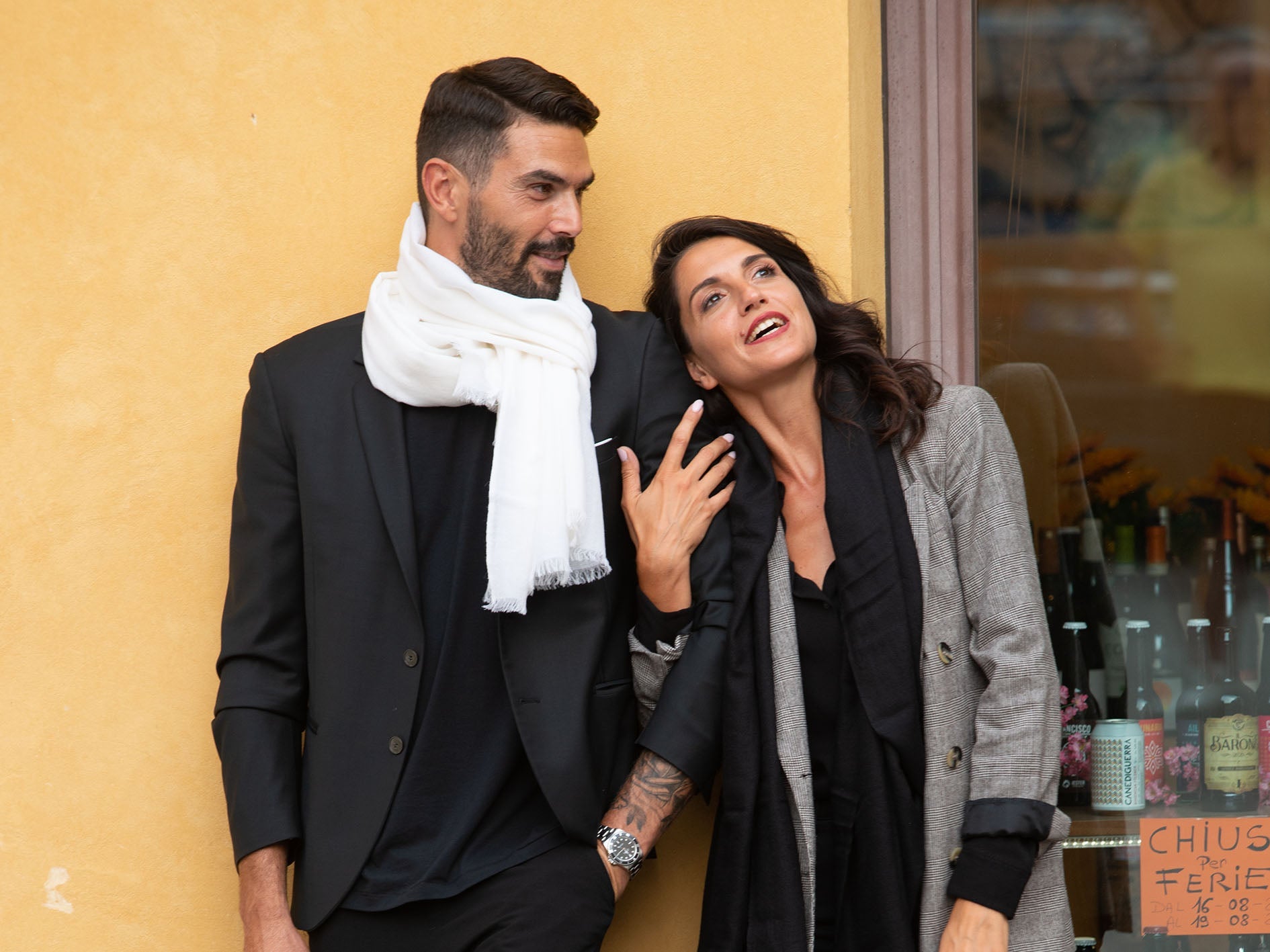 Handcrafted Cashmere scarves for men and women, made in Italy from the highest quality cashmere and silk in white and black | Crafted Society | craftedsociety.com perfect for Luxury Gifts 
